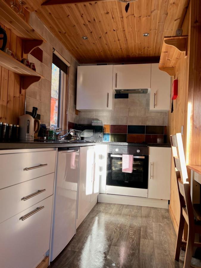 Pine Marten Bar Glenmore Treehouse Aviemore Exterior photo